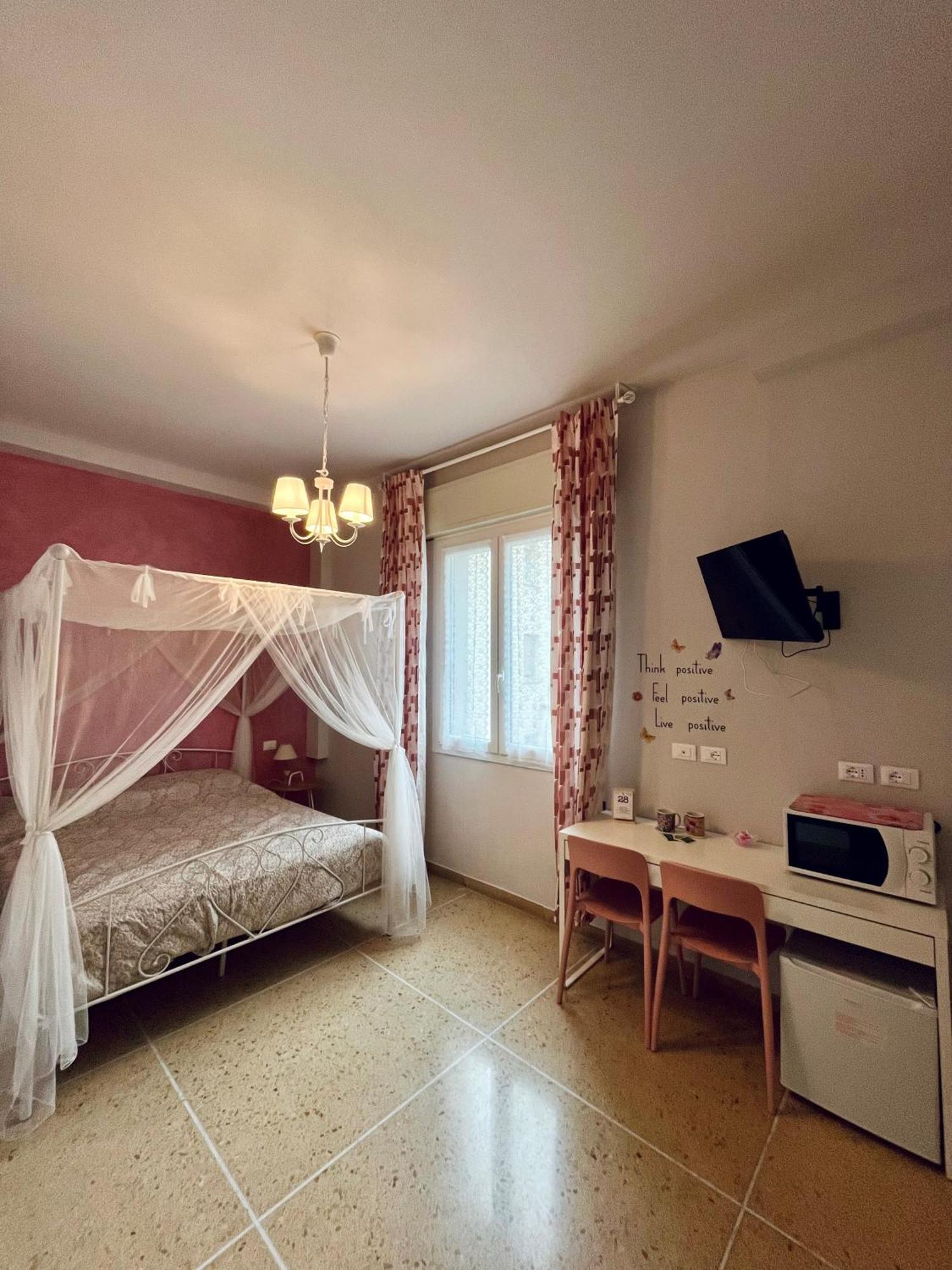 イーモラ La Teranga Bed & Breakfast エクステリア 写真